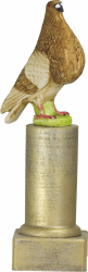 3204 Pigeon fowl and falconry Trophie